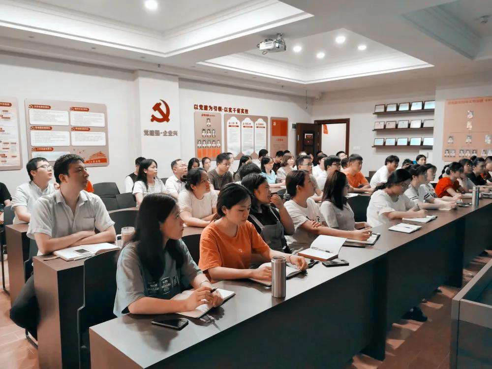 热烈庆祝建党99周年，开云链接官网_开云(中国)
组织全体骨干召开“不忘初心、牢记使命”主题教育活动